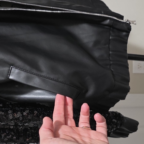 Colleen Lopez Sequin Sleeve Faux Leather Bomber Jacket Coat Small Black - Picture 5 of 9